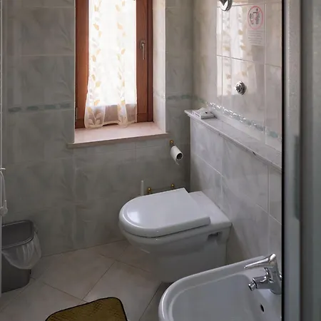 Anna E Leo - Casa Di Leo Bed & Breakfast